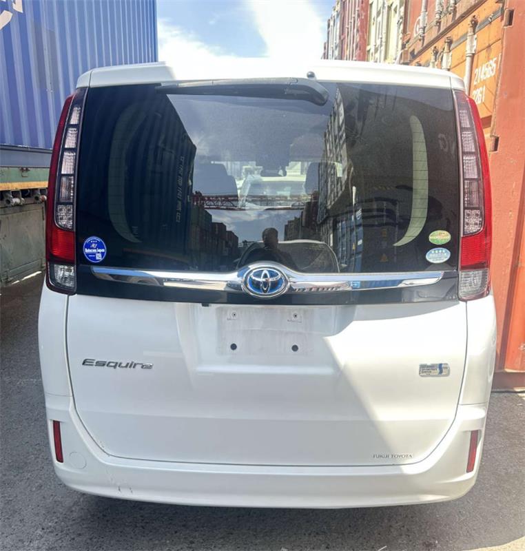 Toyota Esquire 2017/2026