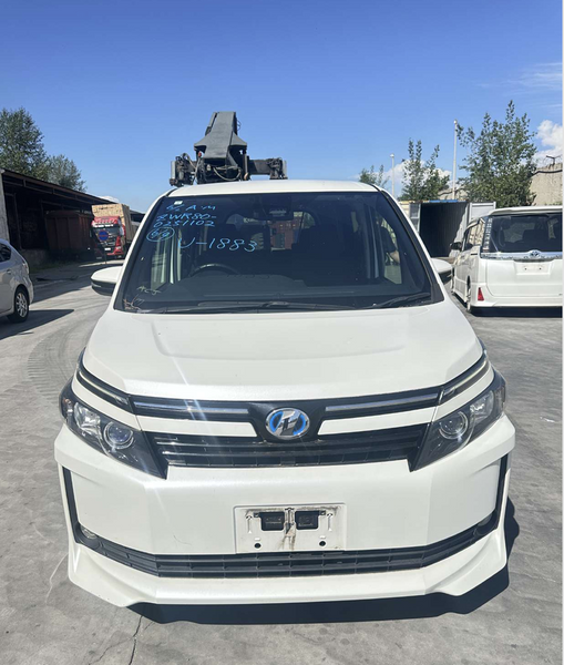 Toyota Voxy 2017/2026