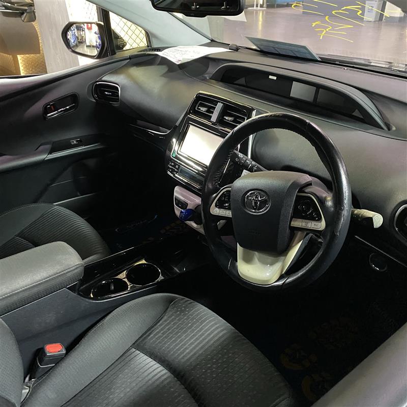 Toyota Prius55 2018/2026
