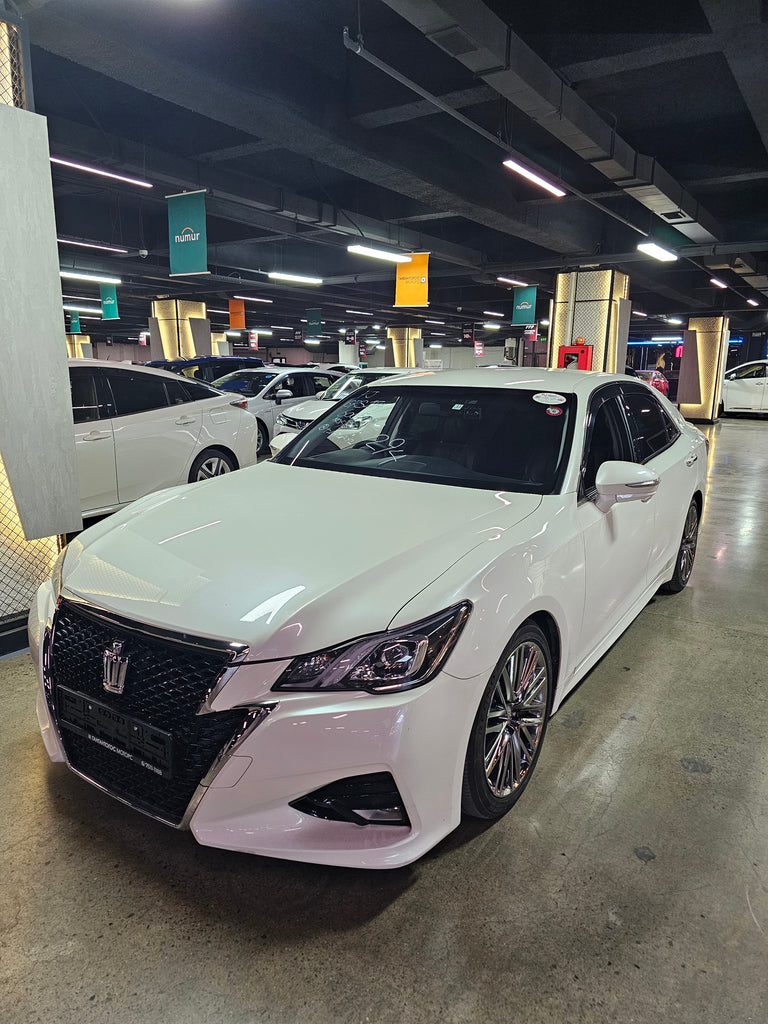Toyota Crown majesty  2015/2025