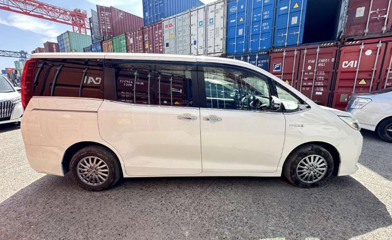 Toyota Esquire 2017/2026