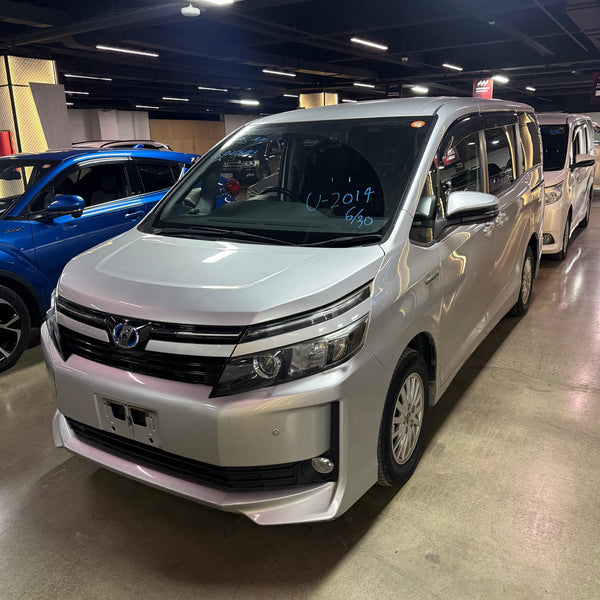 Toyota Voxy 2017/2026