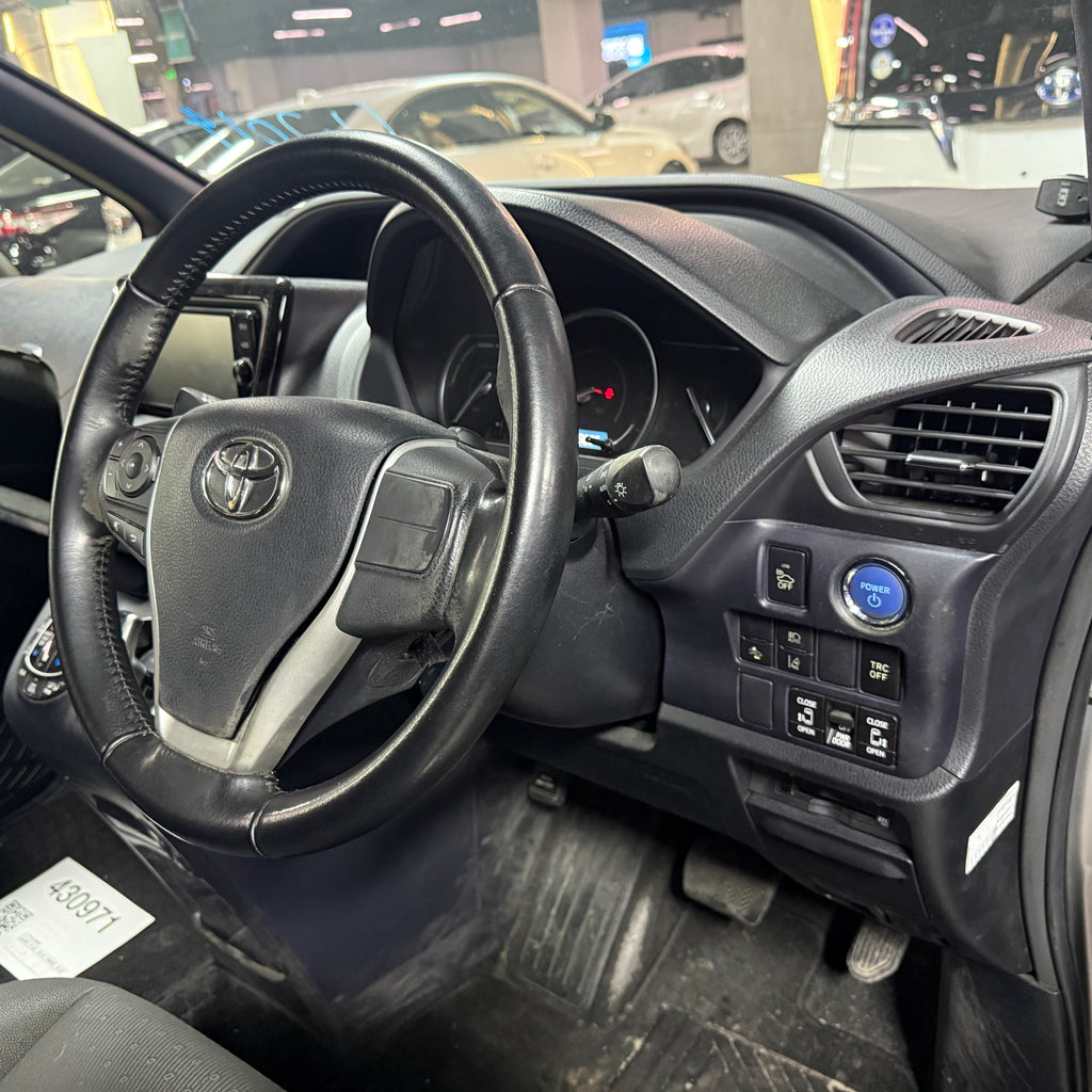 Toyota Voxy 2017/2026