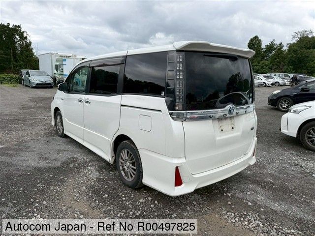 Toyota Voxy 2017/2026