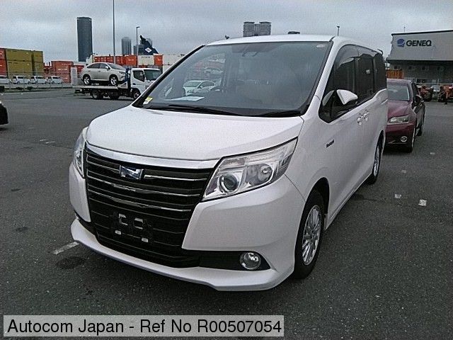 Toyota Noah 2016/2026