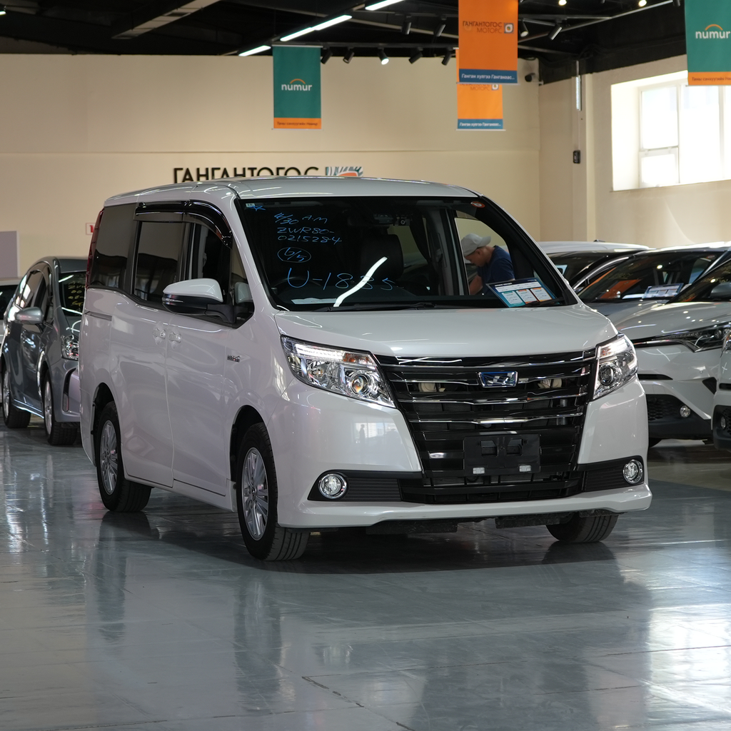 Toyota Noah 2016/2026