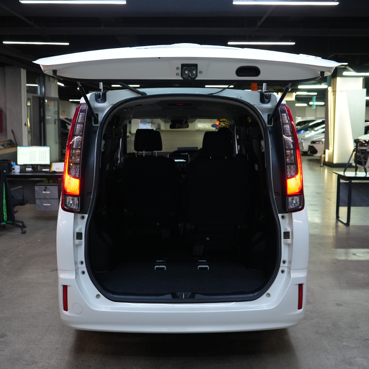 Toyota Noah 2017/2026