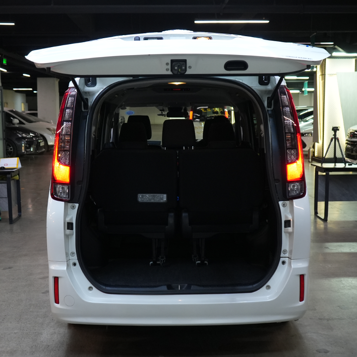 Toyota Noah 2017/2026