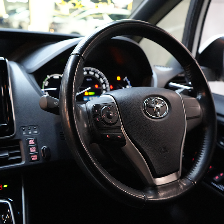 Toyota Esquire 2017/2026