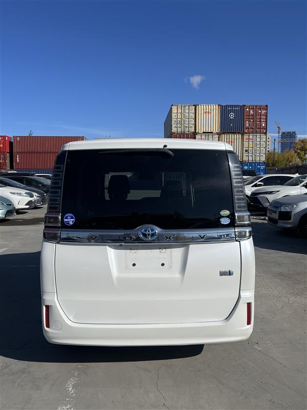 Toyota Voxy 2017/2026